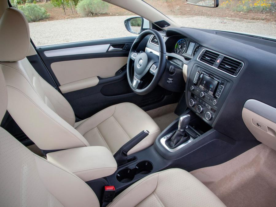  Volkswagen Jetta Hybrid 2012 года  (US) (фото 19 из 24)